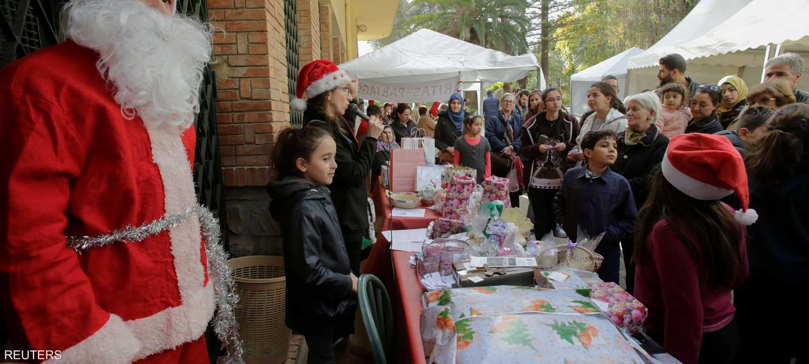 من سوق عيد الميلاد في العاصمة الجزائرية