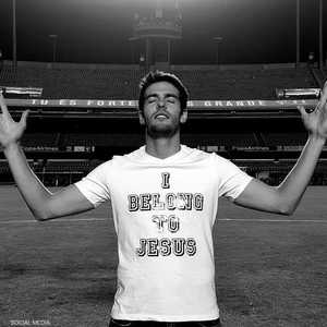 كاكا أعلن اعتزاله عبر تويتر