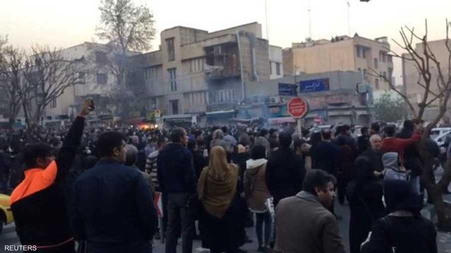 السلطات الإيرانية أوقفت 450 شخصا في طهران
