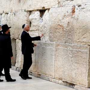 بينس يزور إسرائيل في إطار جولة شرق أوسطية