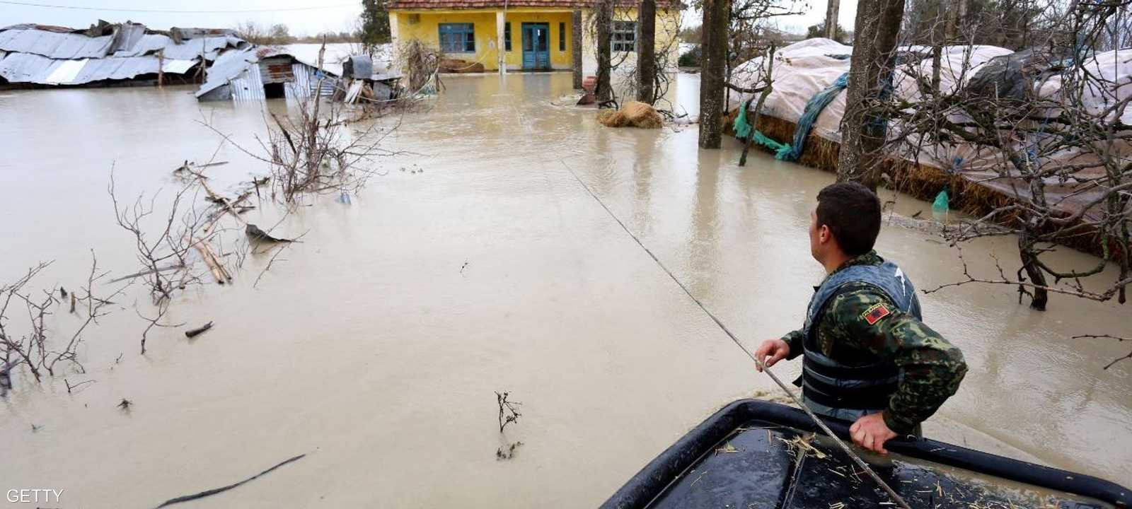 الفيضانات تتسبب بكارثة شرقي ألبانيا