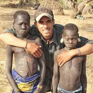 عادل يشارك تفاصيل رحلاته في فيسبوك