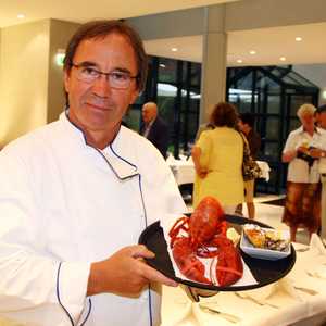 اعتاد الطهاة على طبخ جراد البحر حيا في الماء المغلي