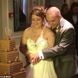 أثناء حفل بول وستيفاني