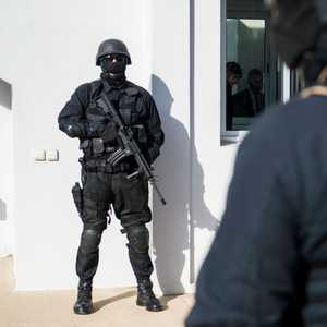 عنصران من الشرطة المغربية