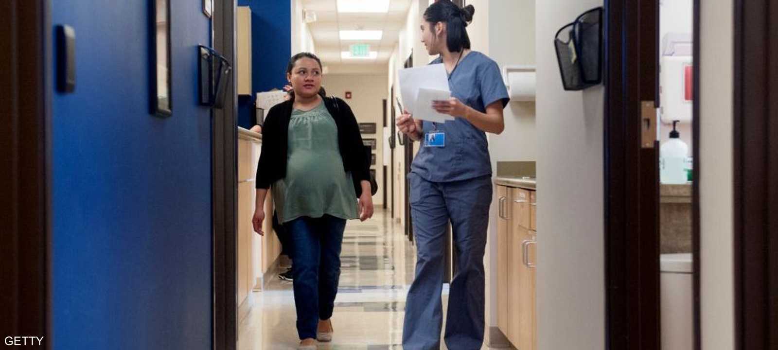 تطعيم الأمهات أثناء الحمل لا يشكل خطرا على أطفالهن