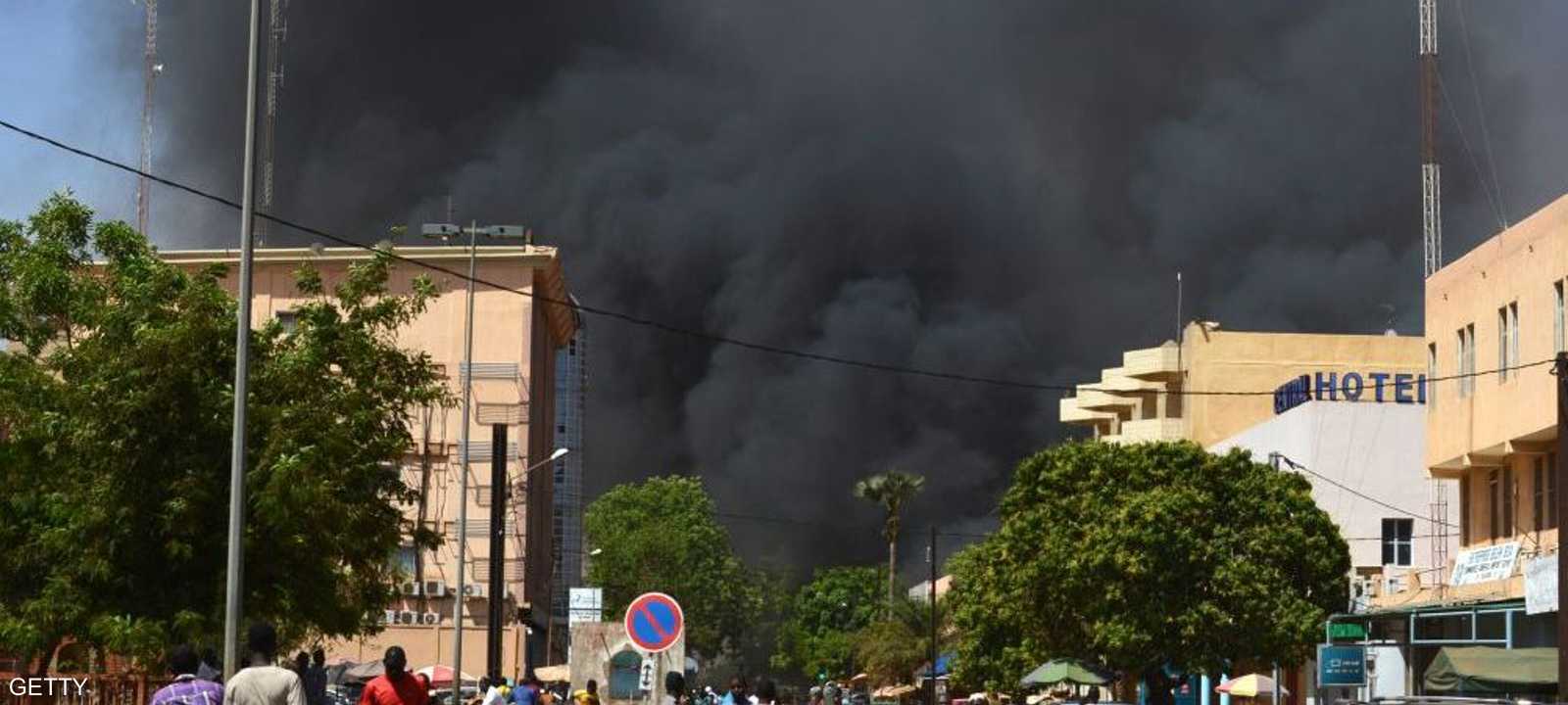 دخان متصاعد بعد هجوم إرهابي في بوركينافاسو
