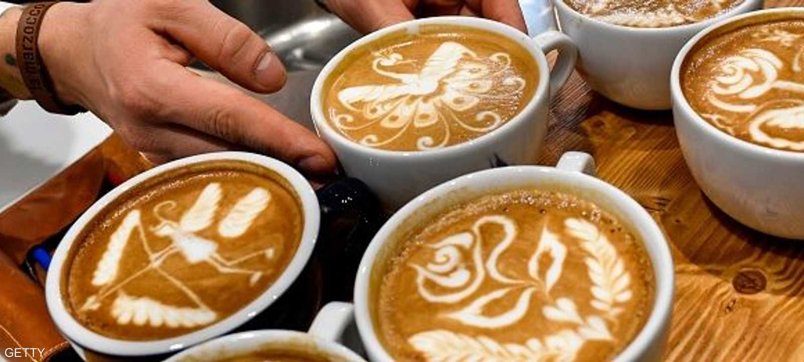 أكواب من القهوة