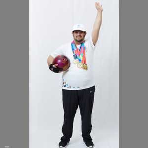 لاعب البولينغ الإماراتي صالح المري.