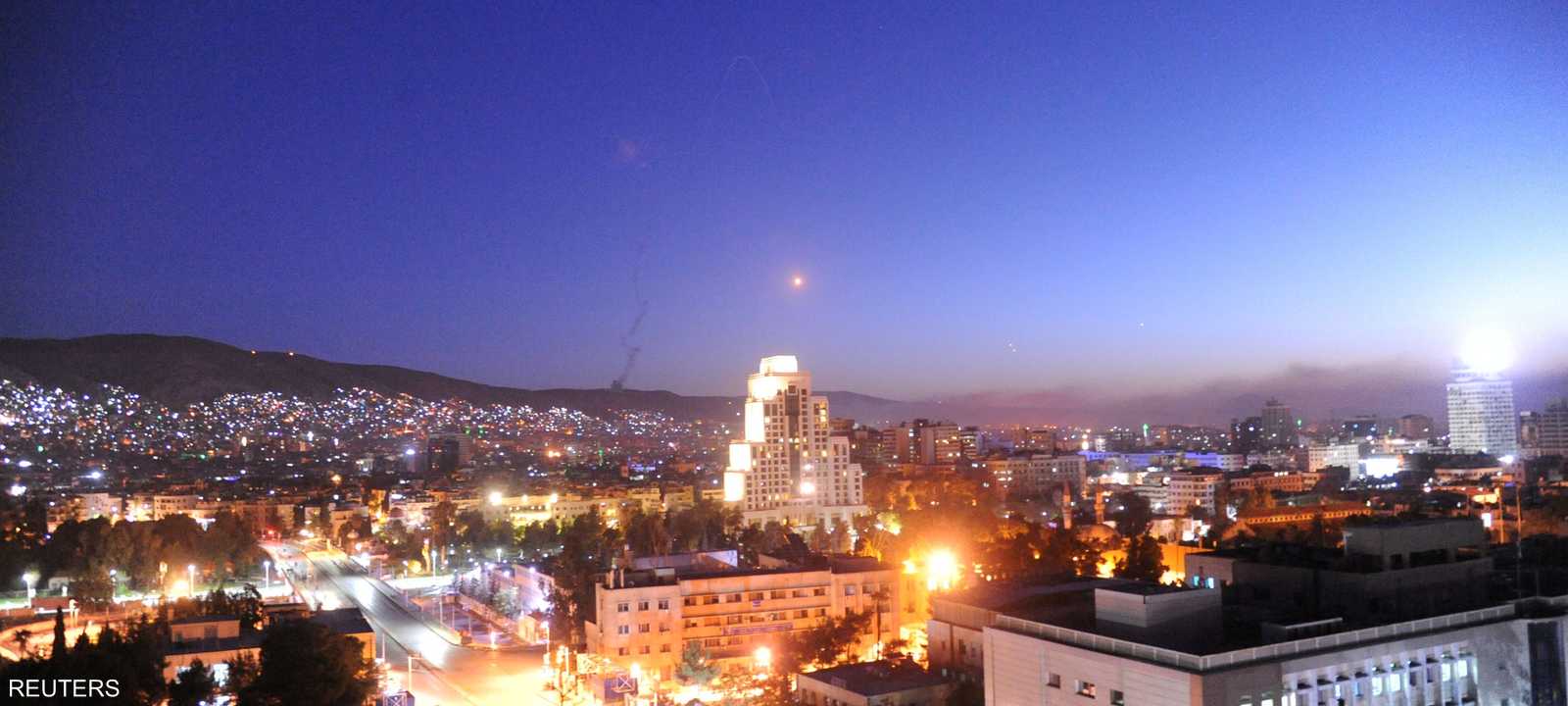 الدفاعات الجوية السورية تصدت لأهداف معادية فوق دمشق