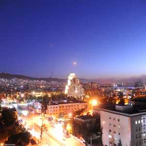 الدفاعات الجوية السورية تصدت لأهداف معادية فوق دمشق