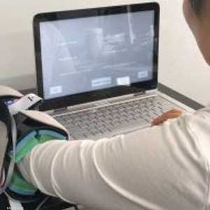 يمكن الجهاز المستخدمين من قراءة بريدهم دون استخدام هواتفهم