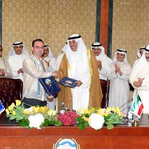 وزيرا الخارجية الكويتي والفلبيني يوقعان اتفاقية تشغيل العمال