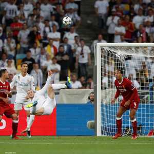 بيل سجل هدفا رائعا بتسديدة مقصية خلفية