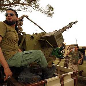 أفراد من الجيش الوطني الليبي قرب درنة.