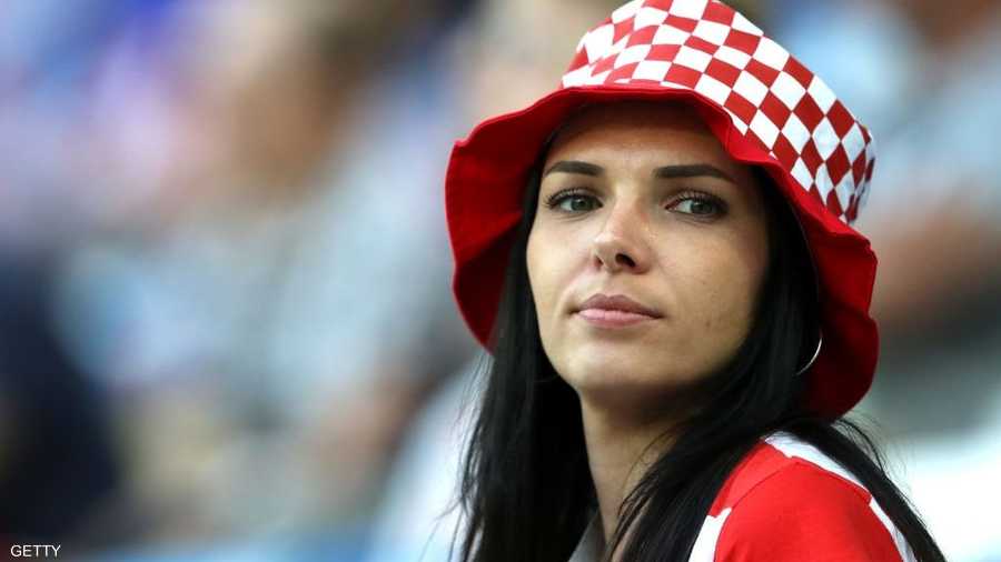 صبية حضرت لروسيا لدعم منتخب كرواتيا