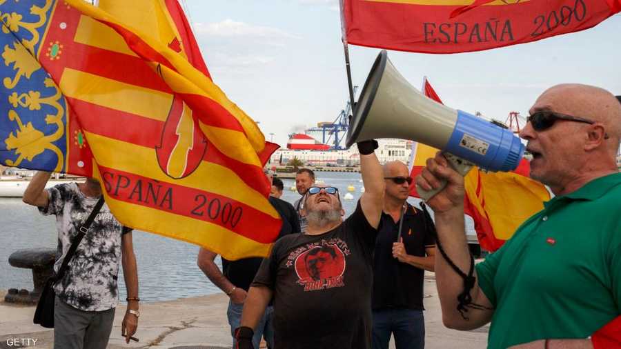 إسبان يتظاهرون ضد استقبال المهاجرين
