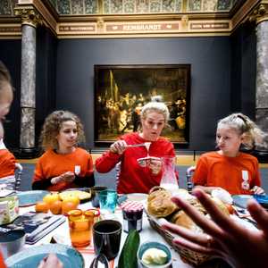 الدراسات تضع هولندا في موقع متقدم فيما يخص سعادة المراهقين