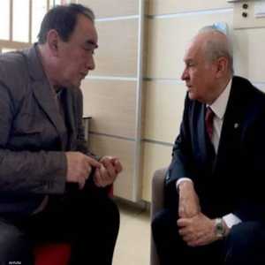 صورت تجمع دولت بهجلي (يمينا) وتشاكجي