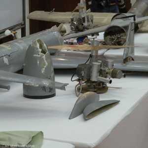 عرض أسلحة ومعدات إيرانية الصنع استخدمها الحوثيون