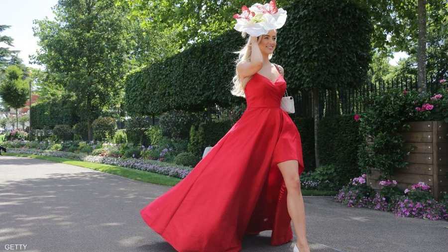 منافسة لارتداء أجمل الأزياء إلى السباق المرموق