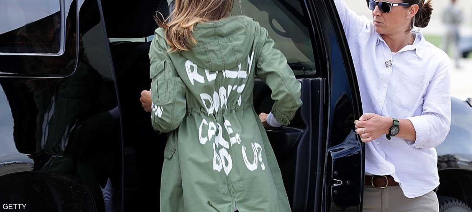 ترامب قدما توضيحا بشأن لباس زوجته المثير للجدل