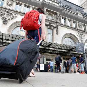 عمل مضيفات الطيران يهدد الصحة