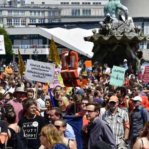 تظاهرة في برلين مؤيدة للاجئين والمهاجرين