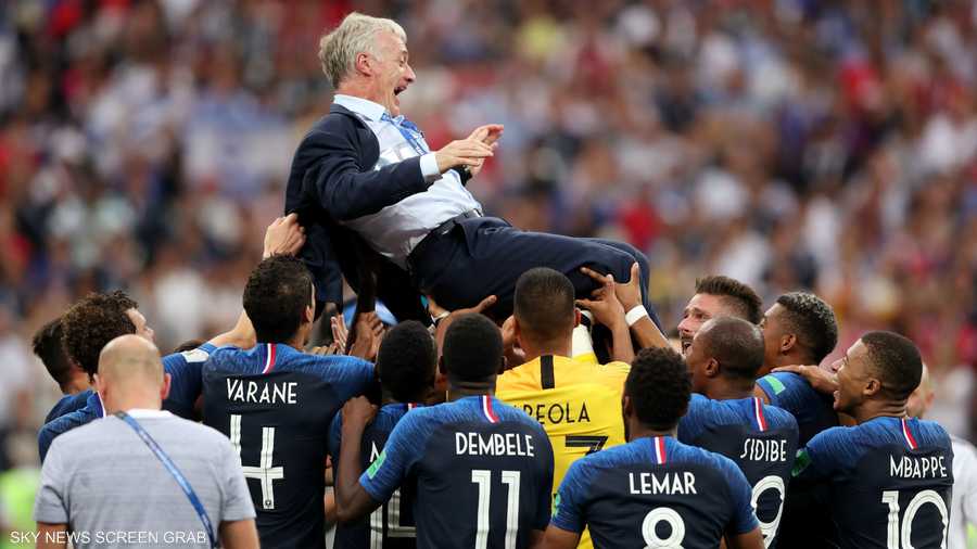 ديشامب حقق اللقب لاعبا ومدربا في إنجاز تاريخي