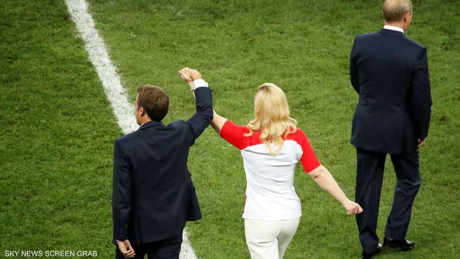 روح رياضىة بين رئيسة كرواتيا ورئيس فرنسا