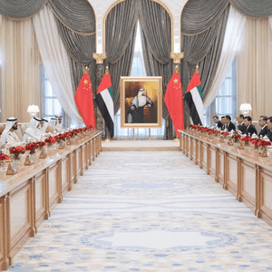 جانب من جلسة المباحثات في قصر الرئاسة بأبوظبي