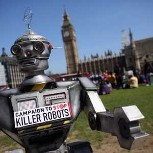 الخبراء يخشون دخول دول العالم في سباق للتزود بالروبوتات