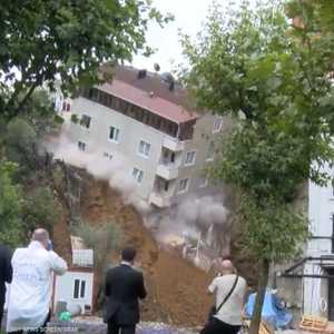 انهيار مبنى بسبب الأمطار في إسطنبول