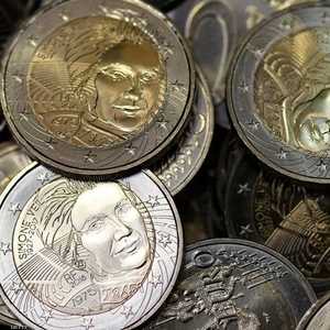 قطع معدنية من عملة اليورو