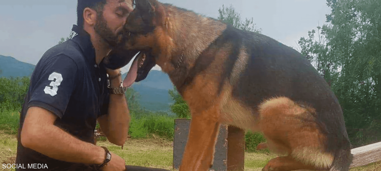 الكلب البطل مع صاحبه فابيانو إيتوري