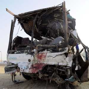 حافلة متحطمة إثر حادث في محافظة بني سويف المصرية- أرشيف