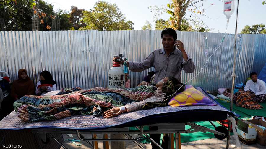 الآلاف فروا من منازلهم في لومبوك وتجمعوا في ملاجئ