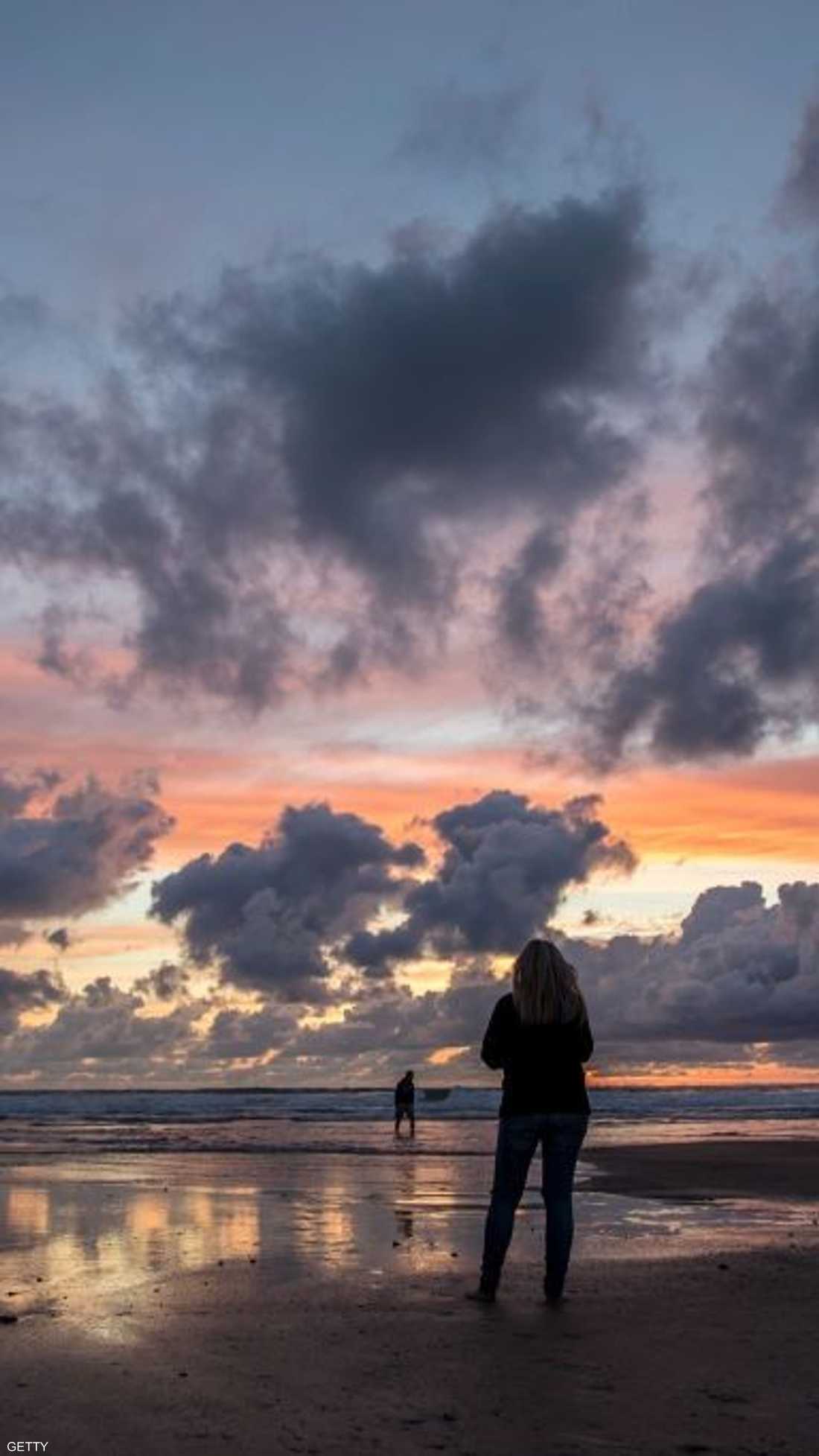 لحظات ساحرة من الغروب عند شاطئ نورث الإنجليزي