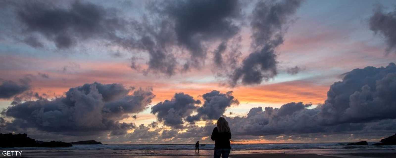 لحظات ساحرة من الغروب عند شاطئ نورث الإنجليزي