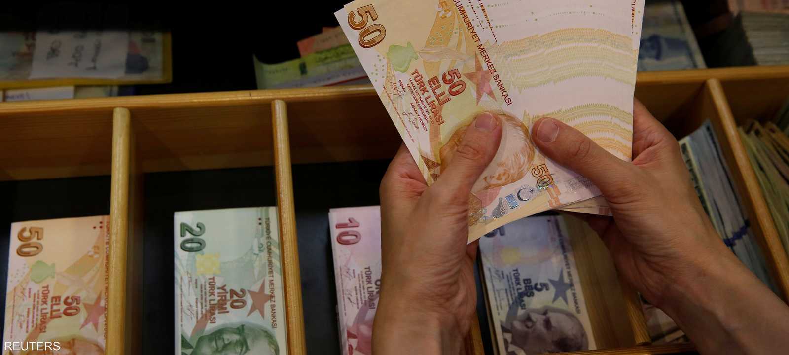 انهيار قياسي لليرة التركية في الأيام الأخيرة