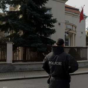 عنصران من الشرطة التشيكية