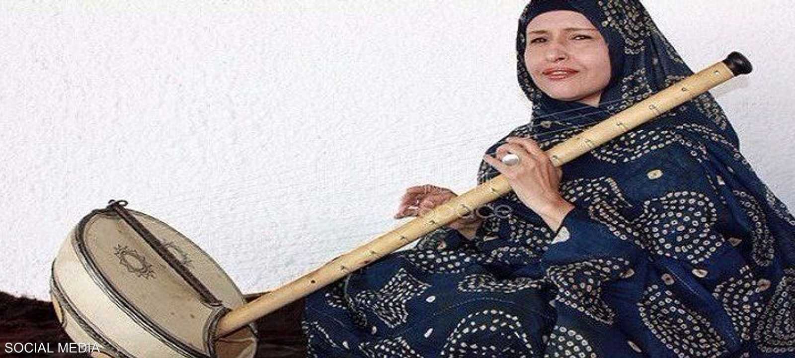 الفنانة معلومة منت الميداح