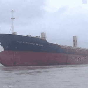 السفينة المهجورة في سواحل ميانمار