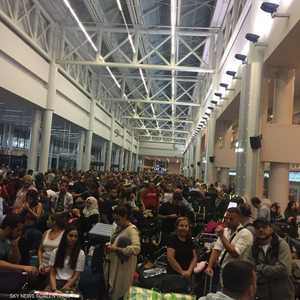 شهد المطار فوضى عارمة