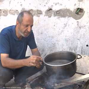 أهالي غزة يلجؤون إلى الطهي على الحطب