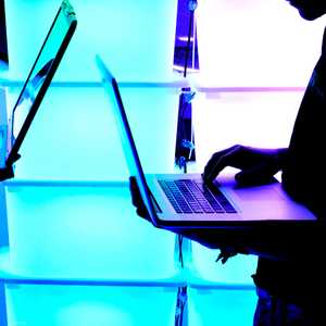 هاكرز إيرانيون متورطون في سرقة أبحاث أكاديمية