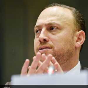 الدبلوماسي الفلسطيني حسام زملط