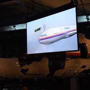 الطائرة الماليزية MH17 أثناء تقديم معلومات عن أسباب تحطمها
