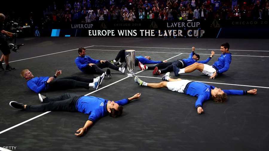فريق أوروبا يحتفل على الأرض