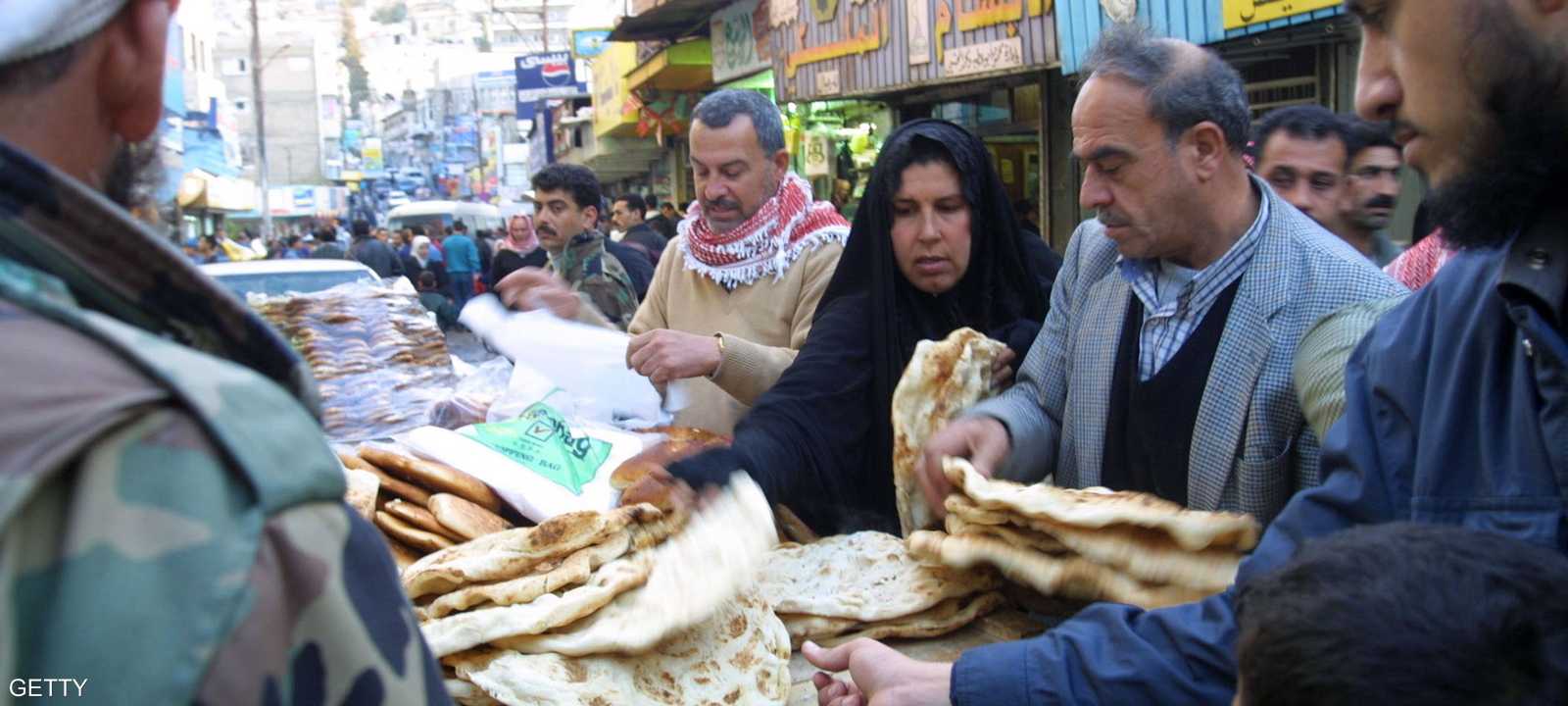 رفع مشروع القانون الضريبة على المصارف إلى 37 بالمئة